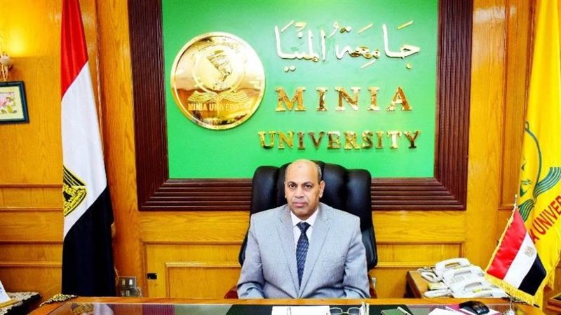 الدكتور مصطفى عبد