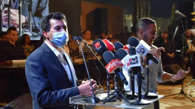 د. أشرف صبحى