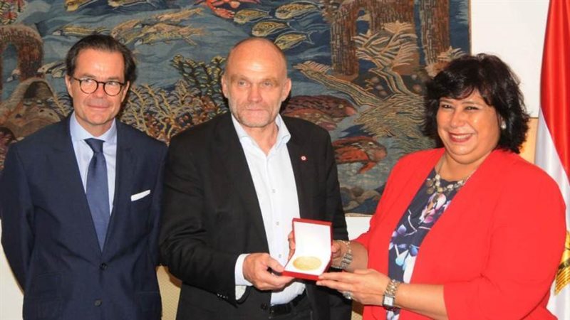 وزيرة الثقافة والسفير