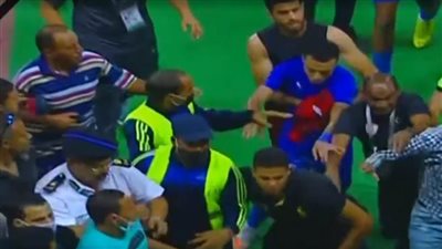 بالصور.. خناقة شوارع بعد مباراة الزمالك والمصري في برج العرب