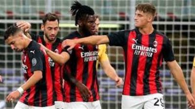 ميلان يبلغ دور المجموعات للدوري الأوروبي بـ