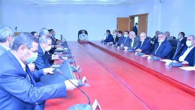 وزير الدولة للإنتاج الحربي يتفقد شركة أبو زعبل للصناعات المتخصصة