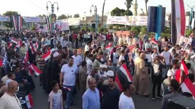حشود المواطنين بميادين أسيوط احتفالًا بانتصارات أكتوبر ودعمًا للرئيس السيسي  
