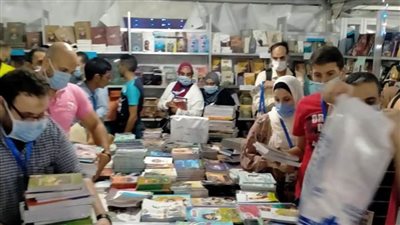 2329 كتابا بإجمالي 24500 جنيه مبيعات قصور الثقافة بمعرض الإسكندرية