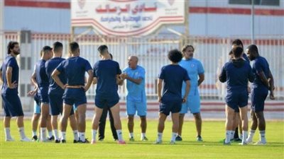 باتشيكو يجتمع بلاعبي الزمالك قبل المران الجماعي