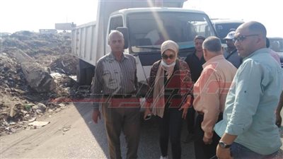 مصادرة سيارة تلقي المخلفات بنزلة الدائري بقليوب