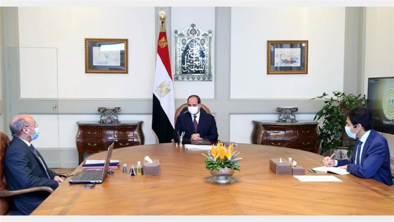 الرئيس السيسي يجتمع