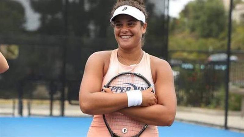 ميار شريف لاعبة التنس