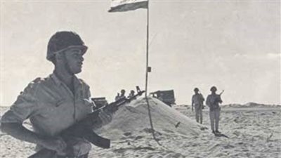 راهنت الضابط بـ 10 جنيهات على عدم وجود حرب وتفاجأت بالطيران فوقي 