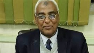 رئيس نادي أسوان يطالب اللاعبين بالفوز على حرس الحدود