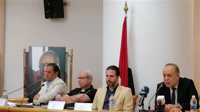 مسرحيون يحتفون بكتاب 