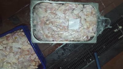 ضبط مطاعم ومحلات بها لحوم فاسدة بالإسكندرية.. (صور)