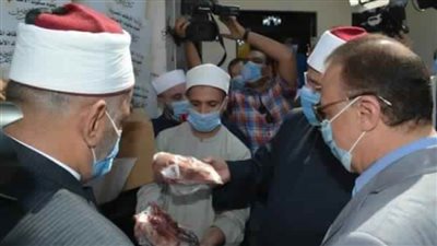 توزيع لحوم صكوك الأضاحي على الأسر الأولى بالرعاية بالإسكندرية 