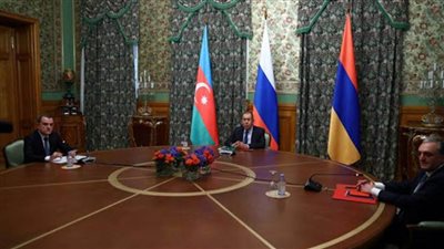 وزير الدفاع الأرميني يبحث مع الصليب الأحمر إجراءات تبادل الأسرى مع أذربيجان