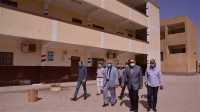 محافظ أسيوط يتفقد بعض المدارس بحي شرق ويشدد على نهو أعمال الصيانة