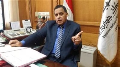 رئيس هيئة السكك الحديدية يتفقد أعمال التطوير بورش 