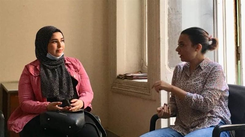 مى كرم مع طالبات