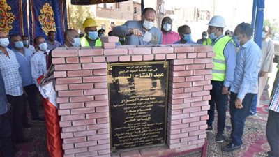 محافظ أسيوط يضع حجري أساس مشروعي صرف صحي بمركز ديروط