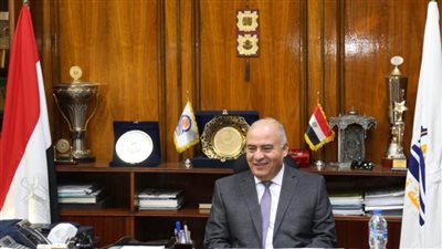 محافظ قنا يبحث الاستعداد لاستقبال موسم قصب السكر