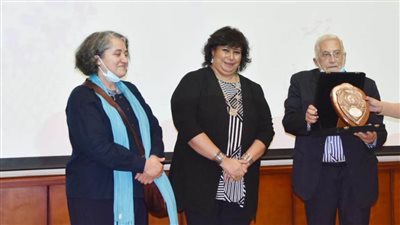 وزيرة الثقافة: الترجمة أحد أضلع العمل الإبداعى