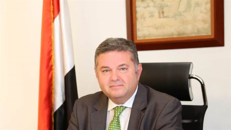 هشام توفيق وزير قطاع