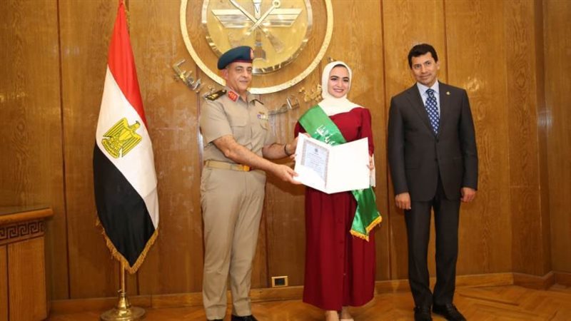 وزير الشباب فى ختام