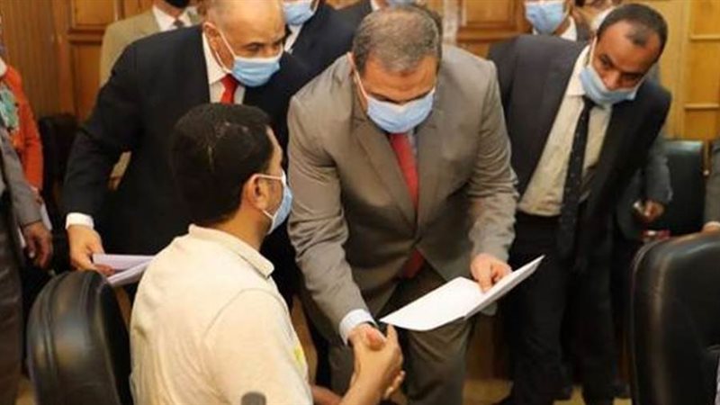 وزير القوى العاملة