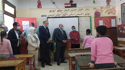 محافظ القاهرة يفاجئ المدارس خلال اليوم الدراسي