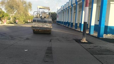 بدء رصف طريق القناوية بكوم القناطر بأبو حمص