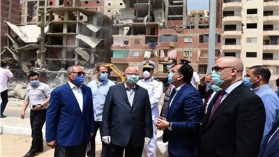 رئيس الوزراء يتفقد أعمال تطوير بحيرة عين الصيرة