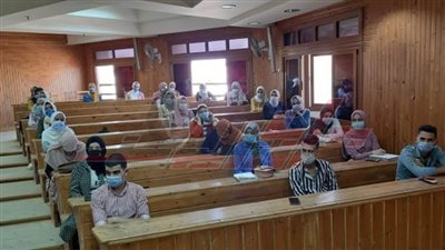 رئيس جامعة كفر الشيخ يشدد علي تطبيق الإجراءات الاحترازية