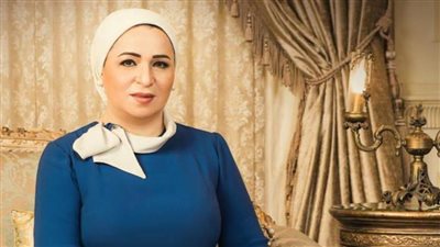  قرينة رئيس الجمهورية تنعي والدة الشهيد البطل أحمد منسي