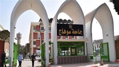 رئيس جامعة سوهاج: لا تهاون مع المخالفين بتنفيذ الالتزام بالإجراءات الاحترازية