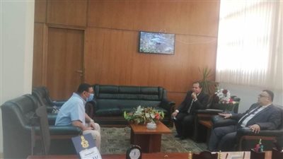 جابر يتفقد كلية الدراسات الاقتصادية والعلوم السياسية بجامعة الإسكندرية