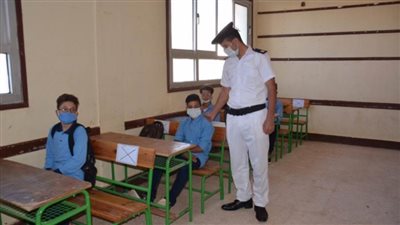 قيادات وضباط الشرطة تصطحب أبناء شهداء الوطن للمدارس بمختلف المحافظات