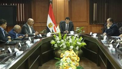 وزير الرياضة يتابع مع اللجنة المنظمة تجهيزات استضافة منتخبات مونديال اليد