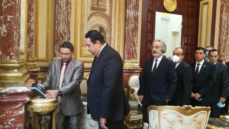 بدء توافد نواب الشيوخ