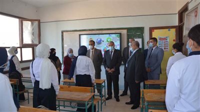  محافظ المنيا يوجه بالالتزام بالإجراءات الاحترازية والوقائية وأعمال النظافة والتعقيم بالمدارس