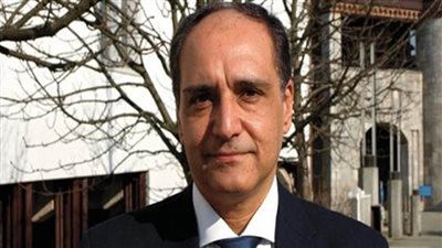 السفير احمد فاروق يبحث التوصل لحل سياسي للأزمة اليمنية