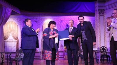 افتتاح مسرح 