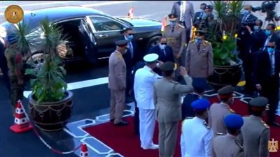 الرئيس السيسي يشهد حفل تخرج الدفعات الجديدة من الكليات والمعاهد العسكرية