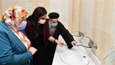 تركيب القطع الموفرة لاستهلاك المياه في دور العبادة