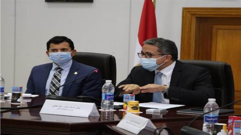 وزيرا الشباب والسياحة