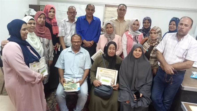 تكريم المثاليات وتوزيع