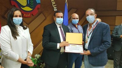 محافظ البحيرة يكرم الأطباء و الأطقم الطبية: شكراً 