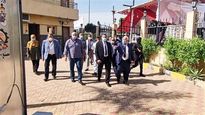 اللواء هشام آمنة يتابع الاستعدادات والتجهيزات بالمقار الانتخابية بدمنهور