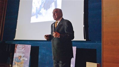 حواس يلقي محاضرة بأكاديمية روما عن آخر الاكتشافات