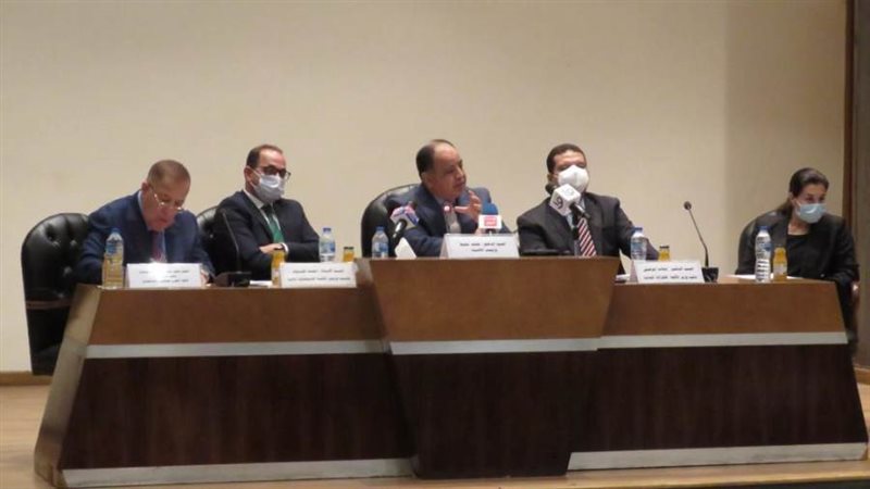 وزير المالية يشرح