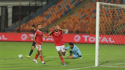 نسر الأهلي يمزق الوداد بثلاثية ويطير إلى نهائي إفريقيا