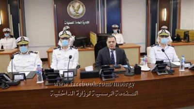 عاجل.. وزير الداخلية يتابع إجراءات تأمين الانتخابات من غرفة العمليات